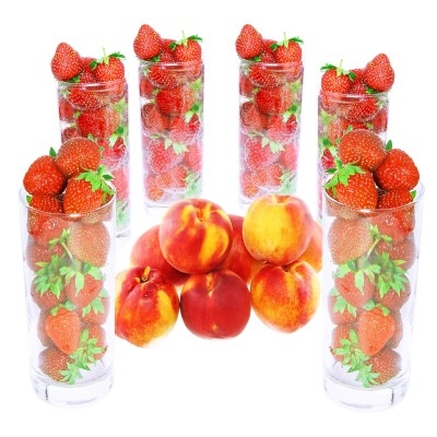 composición de fresas y duraznos